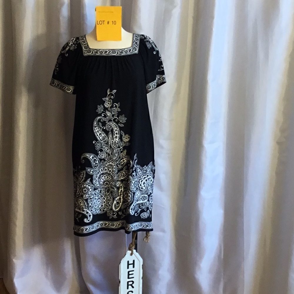 Paisley print black & white dress in poly size sm
